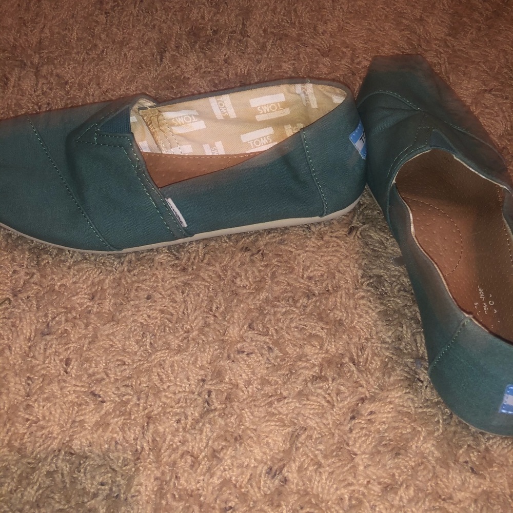 Gently worn like new Toms